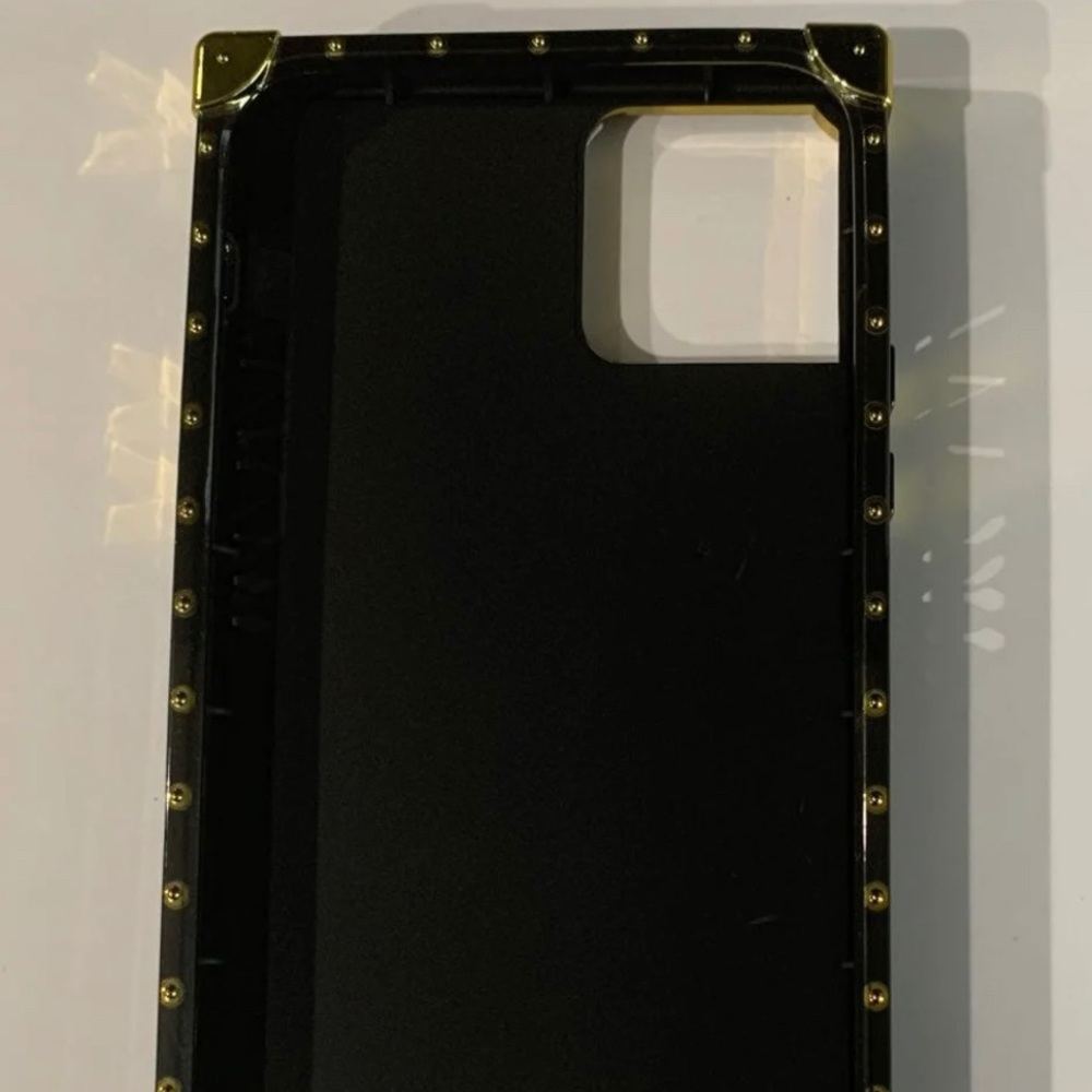 iPhone case - Picture 3 of 3